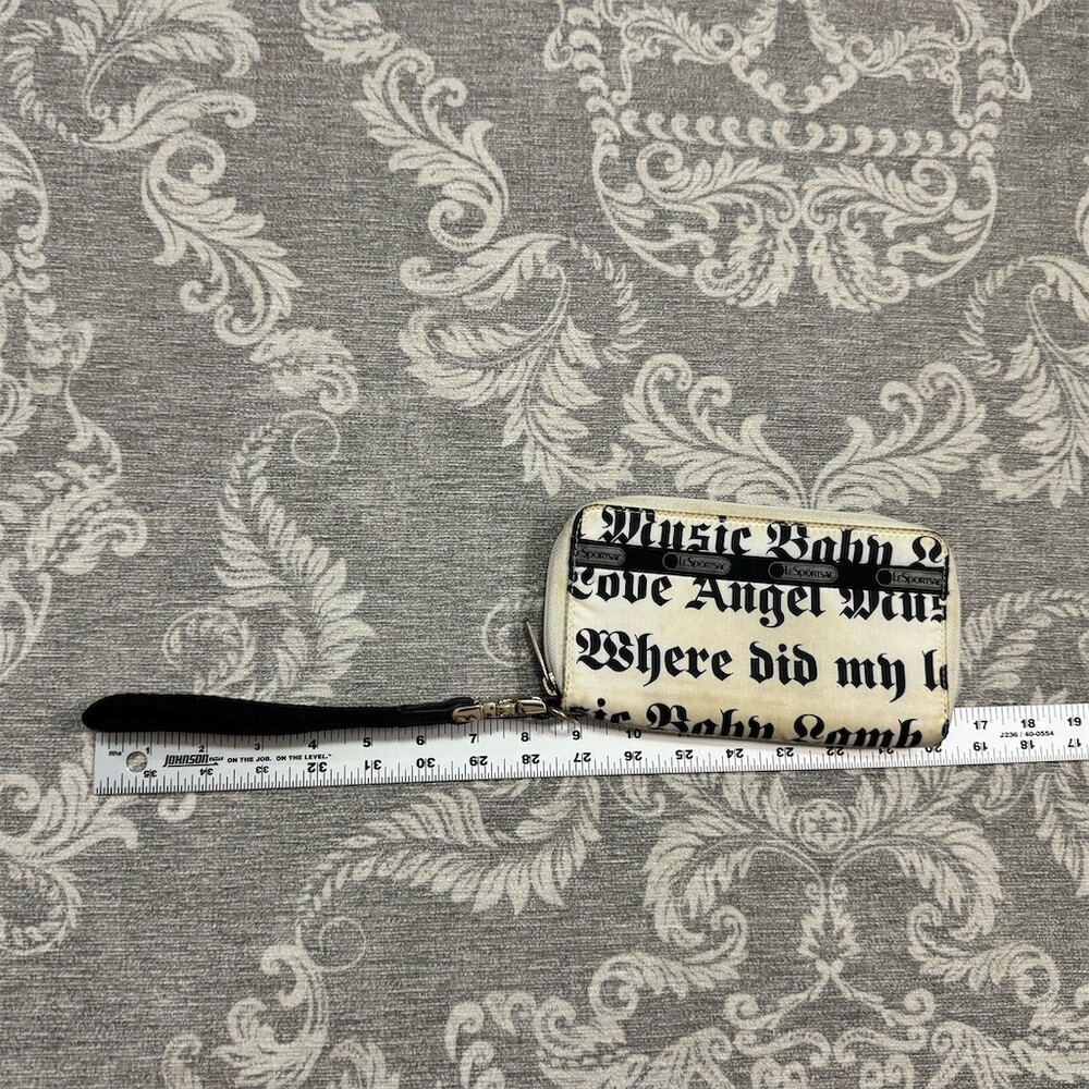 LeSportsac L.A.M.B by Gwen Stefani Wristlet Wallet White Gothic Script - Picture 3 of 8